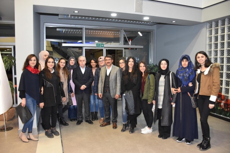 Kahraman Tazeoğlu Manisalılarla Buluştu