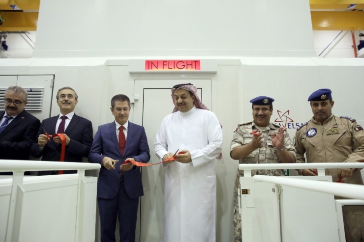 Milli Savunma Bakanı Canikli Katar’da