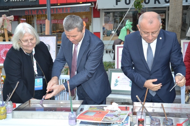 Eserlerini Yaptıkları Sanatçıları Bire Bir Taklit Ettiler