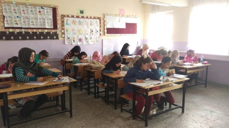 Ağrı’da Kur’an Meali Sınavı Yapıldı