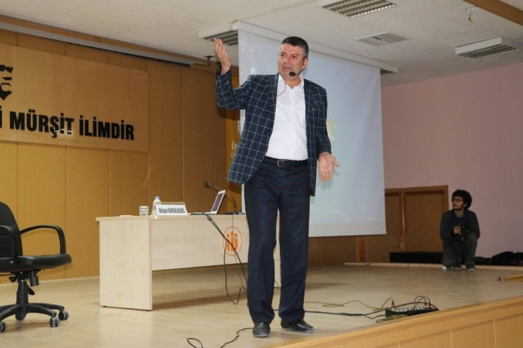 "Başarının En Tepesine Hep Birlikte" Konferansı Düzenlendi