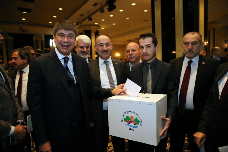 Cumhurbaşkanı Aday Gösterdi, Türel Sağlıklı Kentler Birliği Başkanı Seçildi