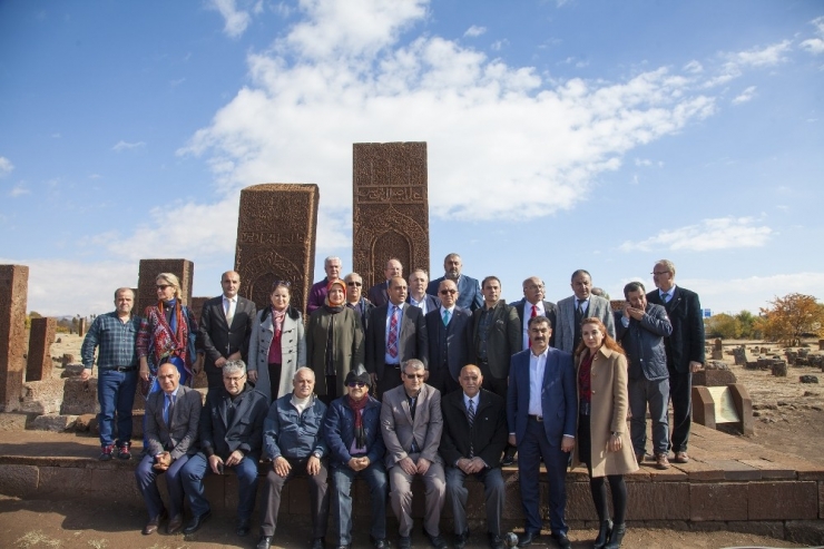 Bildef Heyeti Ahlat’a Hayran Kaldı