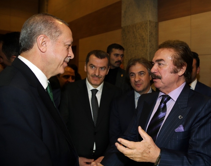 Cumhurbaşkanı Erdoğan, Sanatçılarla Bir Araya Geldi