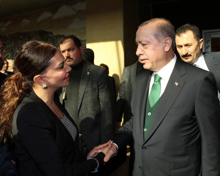 Cumhurbaşkanı Erdoğan, Sanatçılarla Bir Araya Geldi