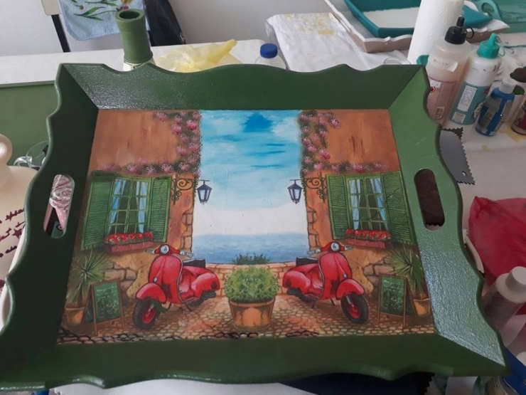 Burhaniye’de Ahşap Yakma Tekniği Kursu Açıldı