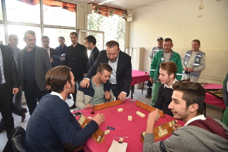 Başkan Doğan, Yenimahalle’yi Gezdi