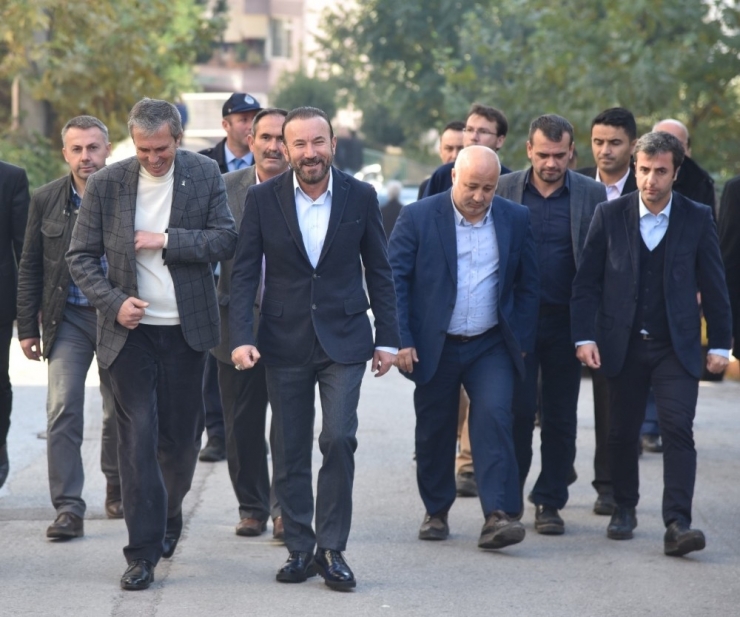 Başkan Doğan, Yenimahalle’yi Gezdi