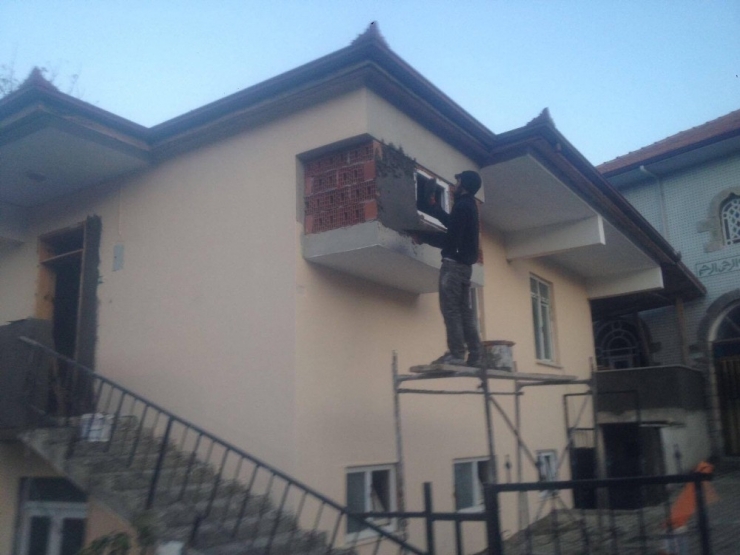 Körfez Belediyesi’nden Köylerdeki Kamu Binalarına Tadilat Desteği