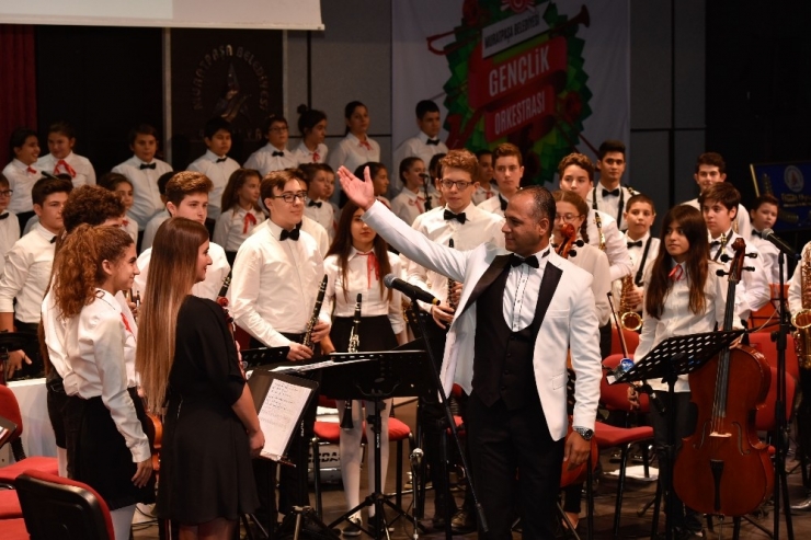 Ünlü Tenor Aysev’den Uysal’a Övgü