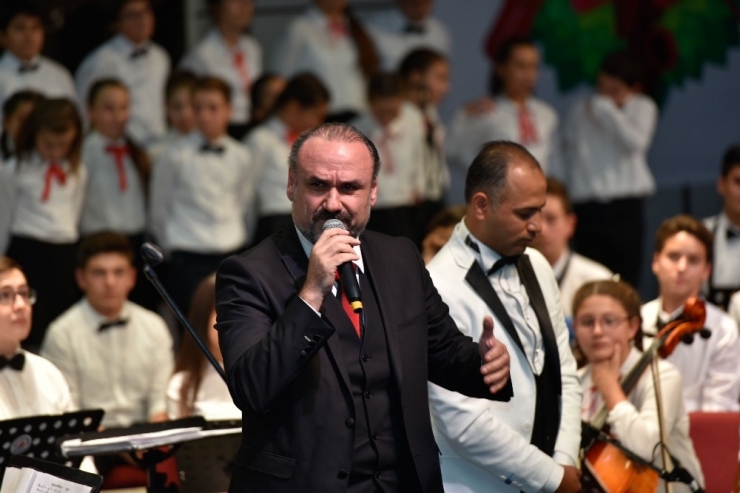 Ünlü Tenor Aysev’den Uysal’a Övgü