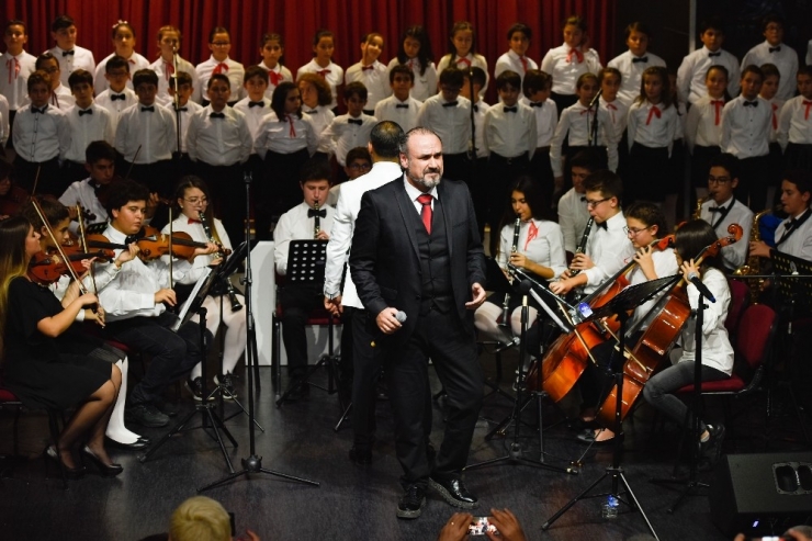 Ünlü Tenor Aysev’den Uysal’a Övgü