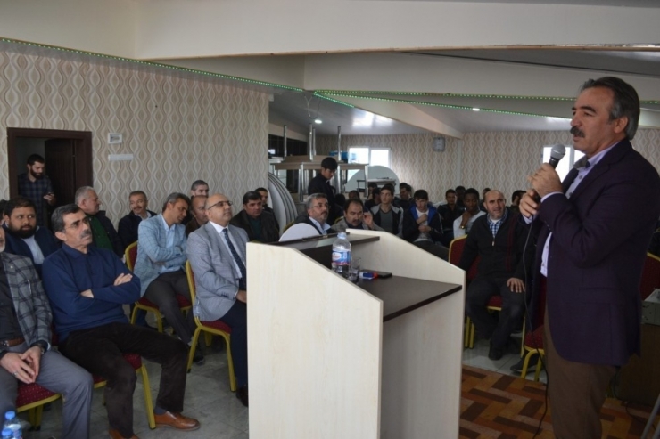 Rektör Bağlı, Konferans Verdi