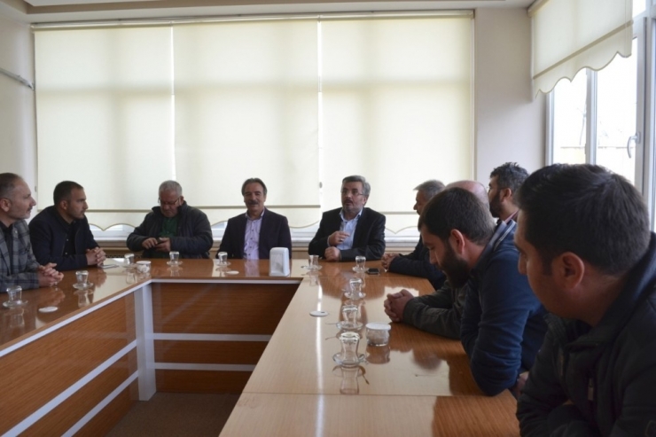 Rektör Bağlı, Konferans Verdi