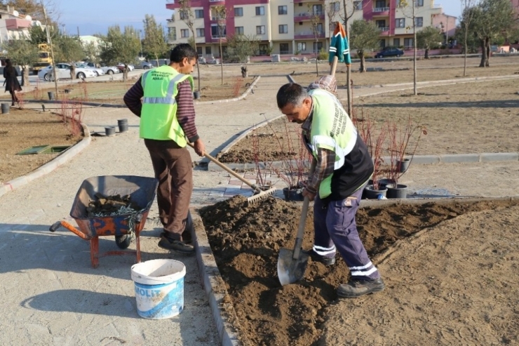 Burhaniye’de Parkların Sayısı Artıyor