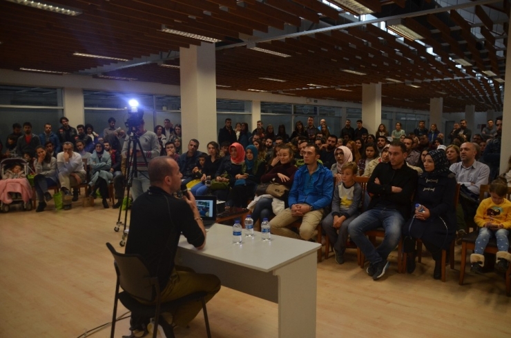 Rotasız Seyyah Mehmet Genç Bursa’da Takipçileriyle Buluştu