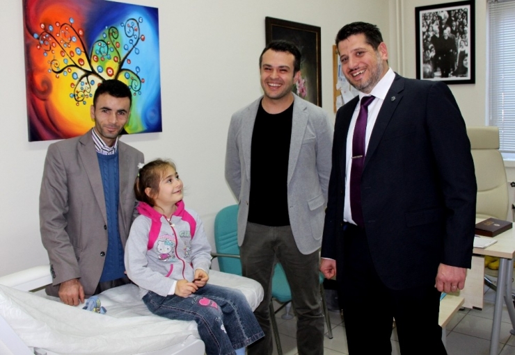 Parmağını Kaybeden Çocuğa Ayak Parmağını Naklettiler