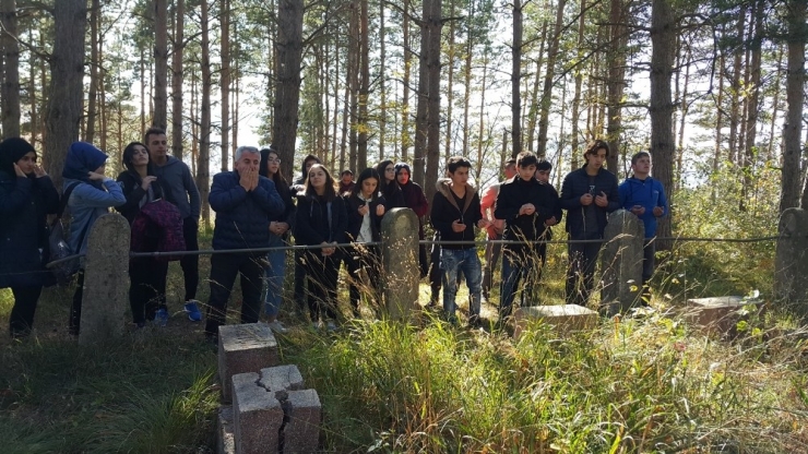 Öğrenciler Ladik Depreminin İzlerini Araştırıyor