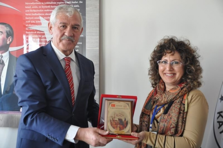 Yabancı Öğretmenlerden Milli Eğitim Müdürü Elmalı’ya Ziyaret