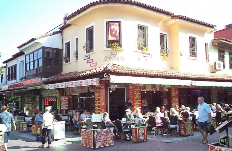 Kuşadası’na Yıl İçinde 130 Gemiyle 119 Bin 84 Turist Giriş Yaptı