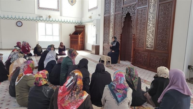 Aile Ve Değerler Eğitimi Semineri Verildi