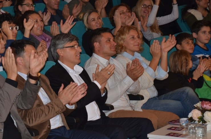 3. Bozüyük Metristepe Tiyatro Günleri’nde Tiyatronun Ustası Nejat Uygur Anıldı