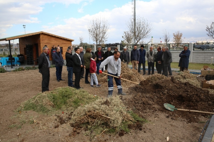 Doğal Bahçeye Doğal Gübre