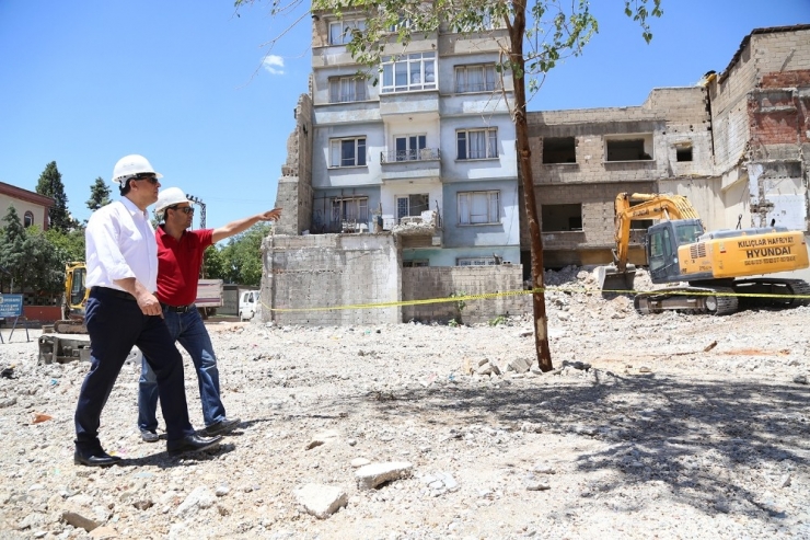 Çarpık Yapıların Yerini Modern Yaşam Alanları Alıyor