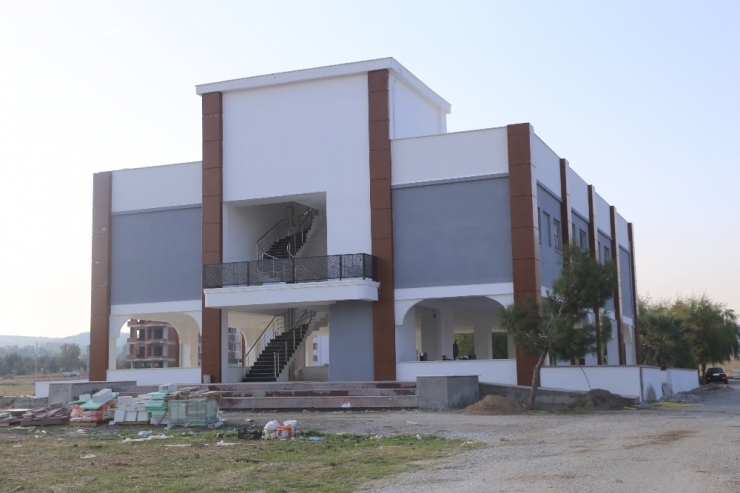 Burhaniye’de Cumhuriyet Mahallesinde Pazar Yeri Ve Düğün Salonu Tamam