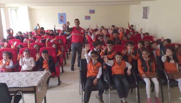 Hakkari’de Kızılay Haftası Etkinlikleri