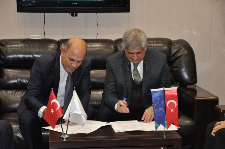 Kafkas Üniversitesi Ve Aras Elektrik İşbirliği Protokolü İmzalandı