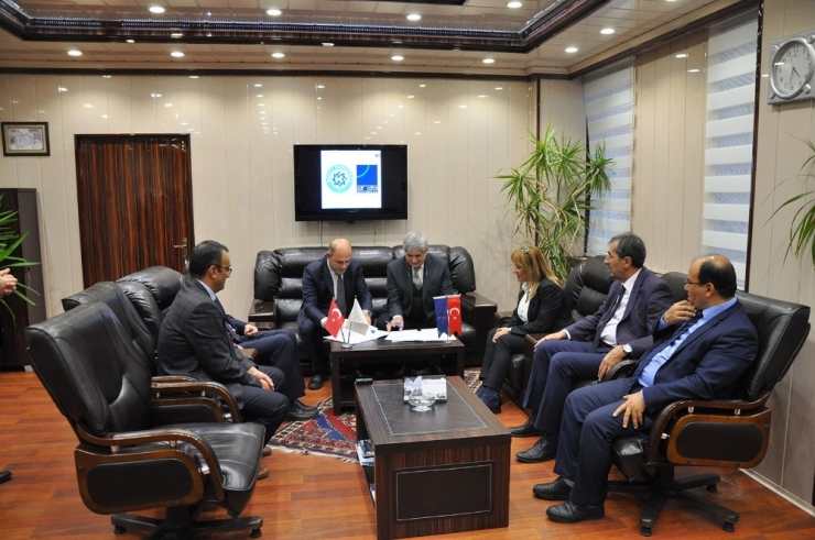 Kafkas Üniversitesi Ve Aras Elektrik İşbirliği Protokolü İmzalandı