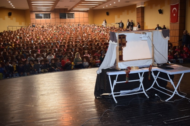 Kayapınar’da Hacivat-karagöz Gösterisi