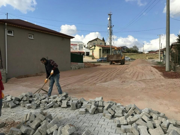 Körfez’de Kaldırımlar Bakıma Alındı