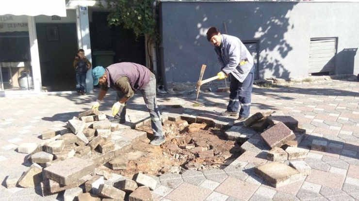 Körfez’de Kaldırımlar Bakıma Alındı