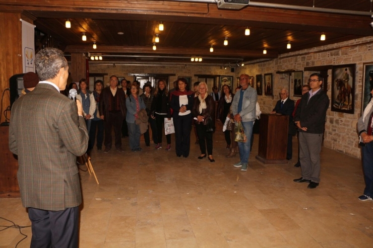 Kuşadası’nda ’Atatürk’ Sergisi