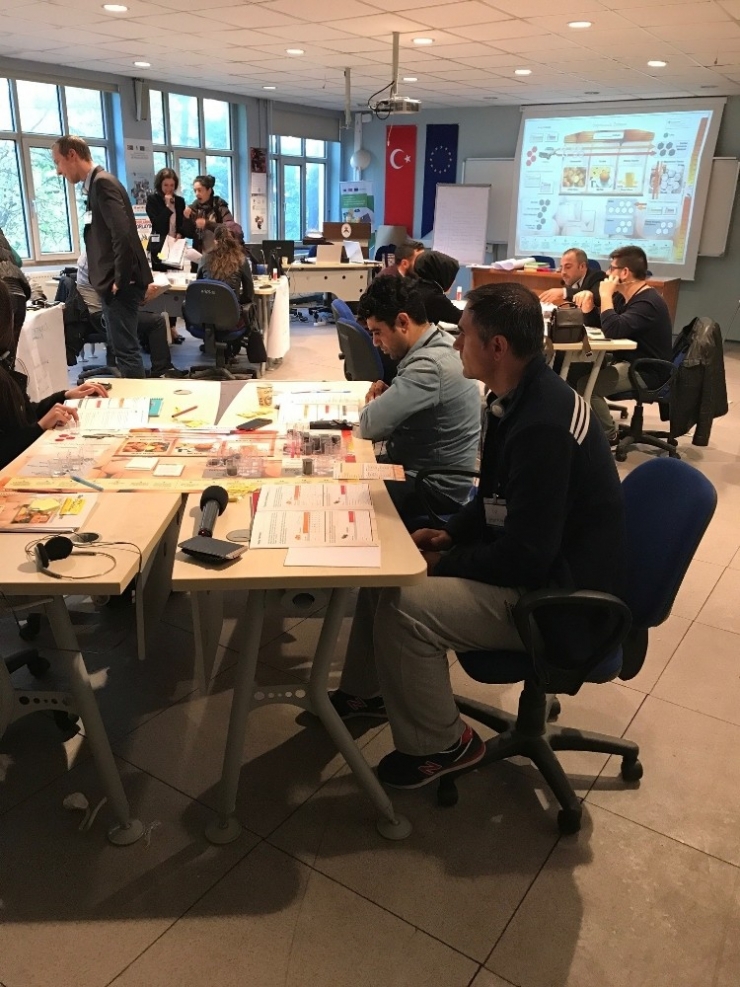 Liseliler ‘ Mikro Ölçek İş Oyunu’ İle İş Hayatına Hazırlanıyor