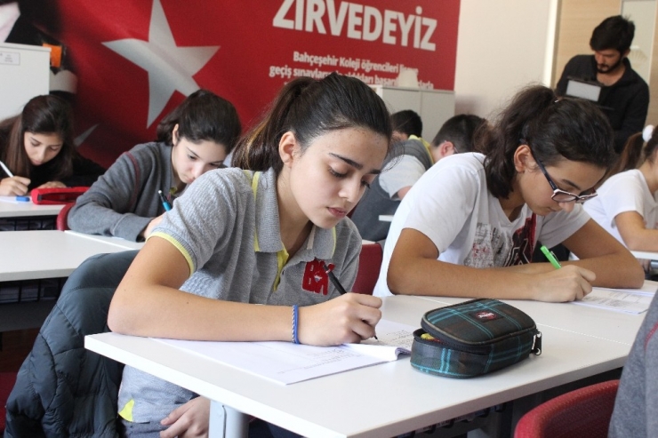 5 Bin Öğrenci Yeni Liseye Giriş Sistemi İçin İlk Denemesini Yaptı