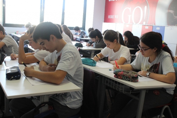 5 Bin Öğrenci Yeni Liseye Giriş Sistemi İçin İlk Denemesini Yaptı
