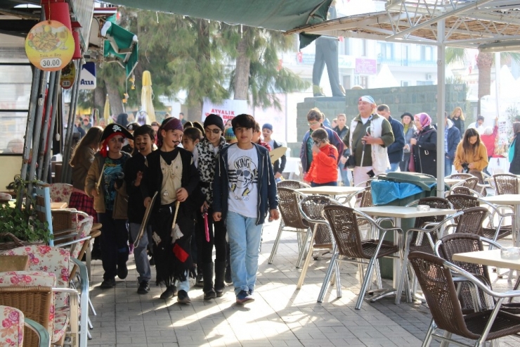 Asted’ten Ayvalık Sokaklarında Keyifli Eğitim