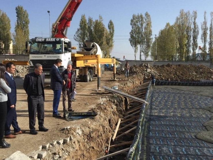 Susuz’a, Kapalı Spor Salonu Yapılıyor