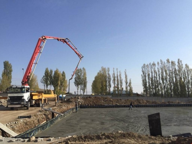 Susuz’a, Kapalı Spor Salonu Yapılıyor