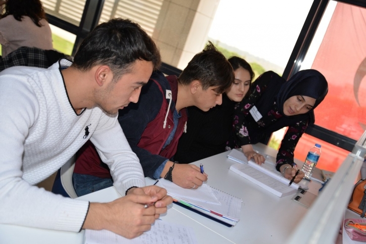 Birinci Sınıf Öğrencilerine Ücretsiz Ders Takviyesi