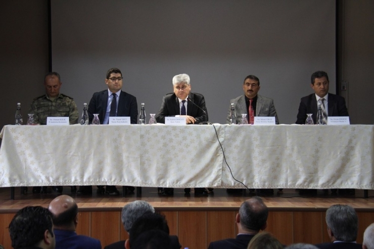 Vali Doğan, Susuz’da Muhtarlarla Buluştu