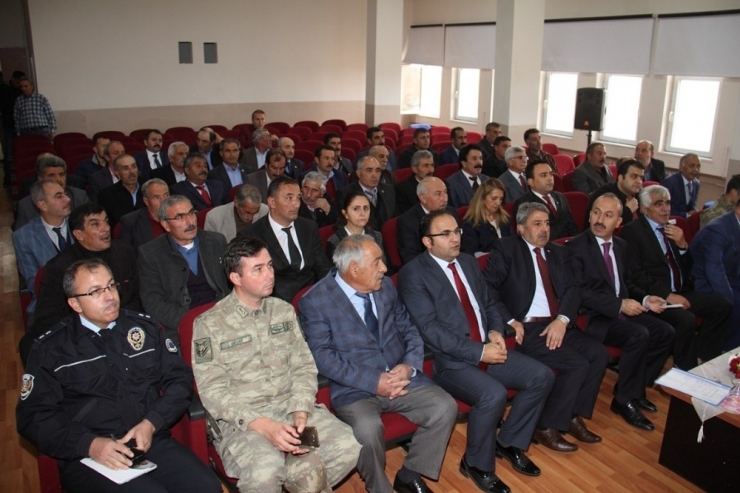 Vali Doğan, Susuz’da Muhtarlarla Buluştu