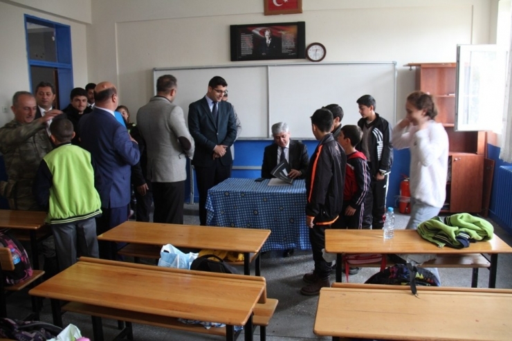 Vali Doğan, Susuz’da Muhtarlarla Buluştu