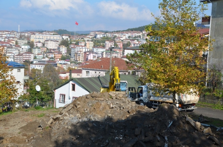 Alaplı’da 80 Evler Parkı Yenileniyor