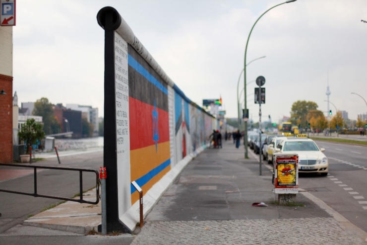 ‘Utanç Duvarı’nın Yıkılışının 28. Yılı Kutlanıyor