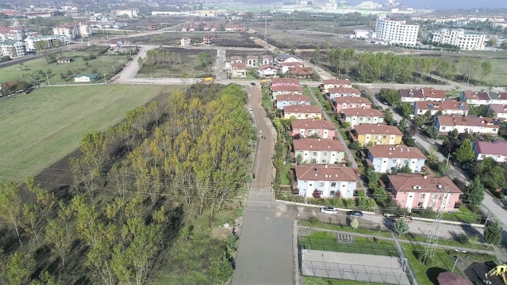 Başiskele’de Beton Yol Çalışmaları Devam Ediyor