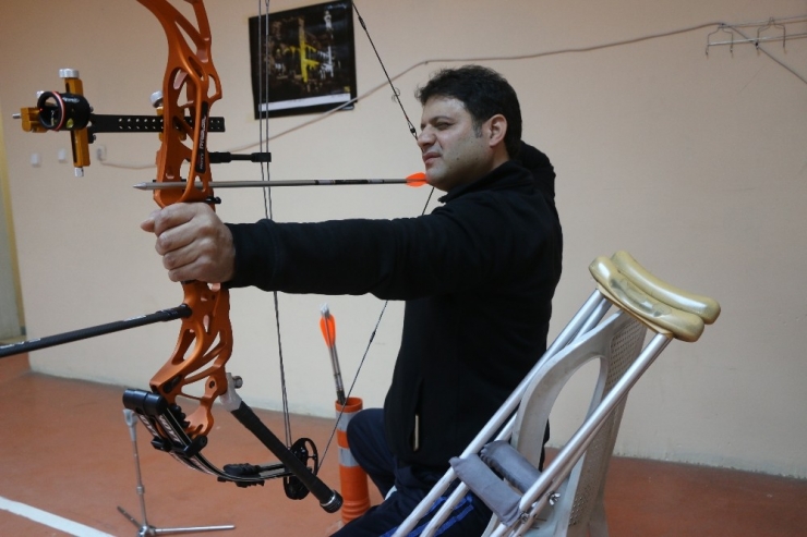 Engelini Unuttu, Okçulukla Hayatına Renk Kattı